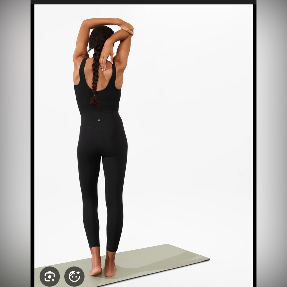 NWT Athleta Bodysuit in black, XXS